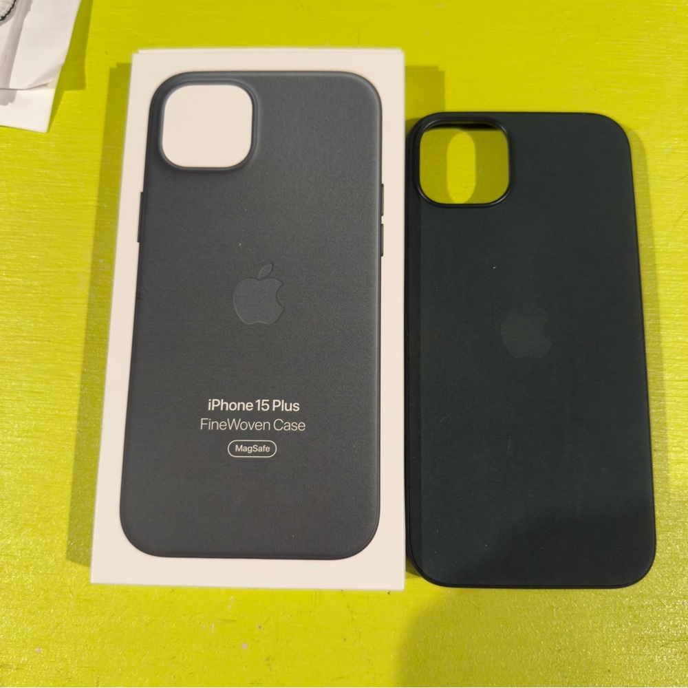 Apple iPhone 15 Plus FineWoven Case - Dark EverGreen